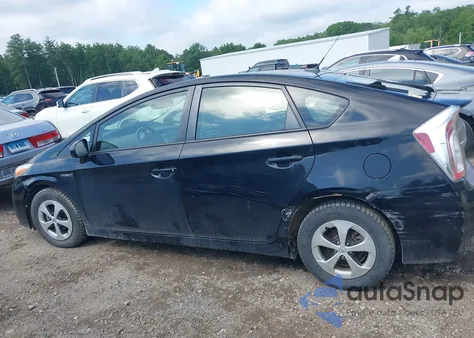 2015 Toyota Prius Four z USA, uszkodzony, nr VIN JTDKN3DU0F1872321